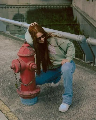 Live sex webcam photo for YelenaRoses18 #3780511