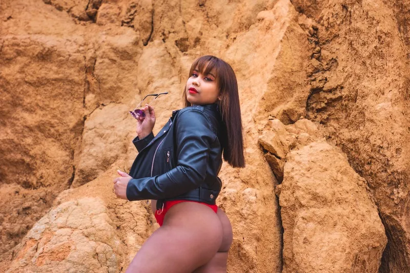 Live sex webcam photo for KioraWovidz #2749089