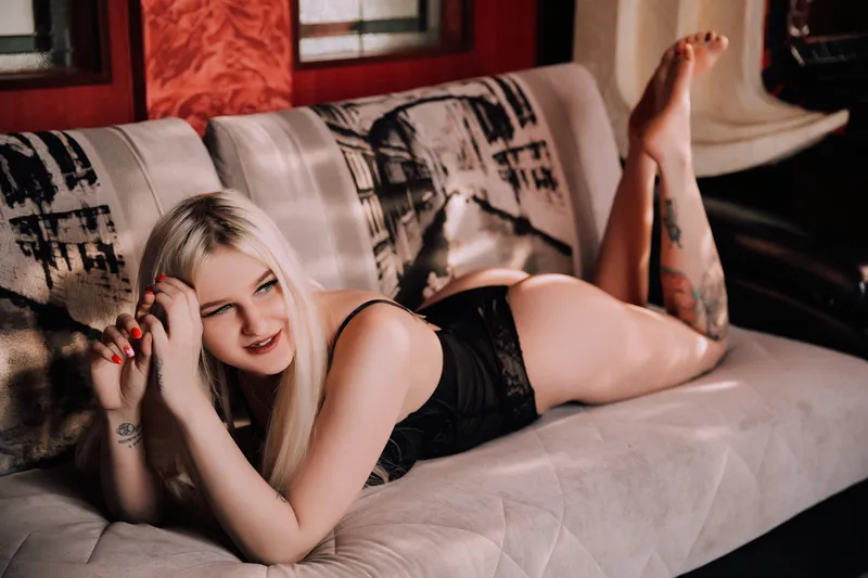 Live sex webcam photo for DillyXDolly #2974019