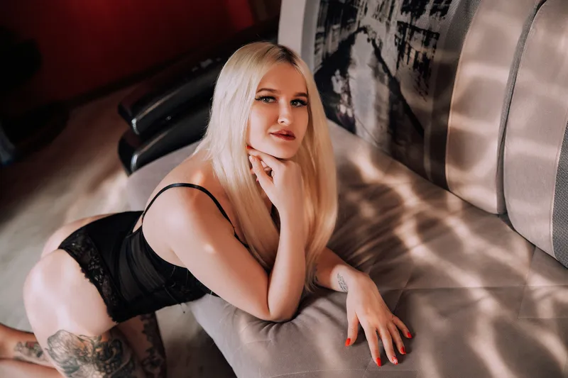 Live sex webcam photo for DillyXDolly #2974022