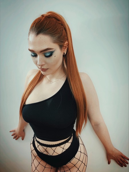 Live sex webcam photo for UrHotDreams #2811126