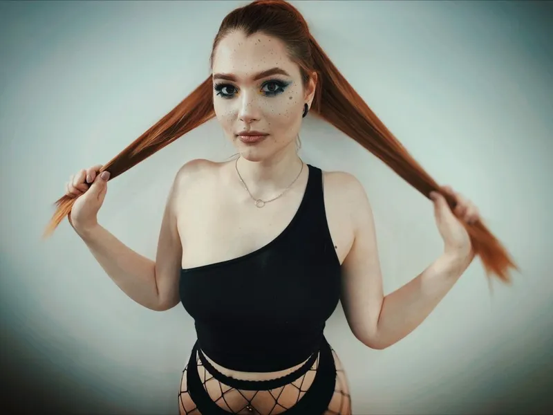 Live sex webcam photo for UrHotDreams #2811122