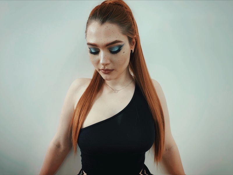 Live sex webcam photo for UrHotDreams #2811124