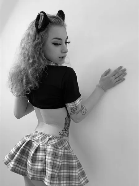 Live sex webcam photo for SexyAsty #2796333