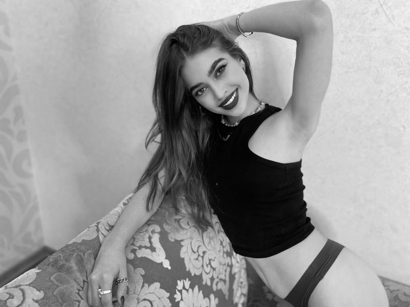 Live sex webcam photo for xPrettyMollyx #2756771