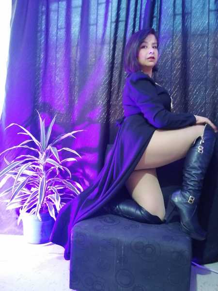 Live sex webcam photo for BellaRose23 #3188787