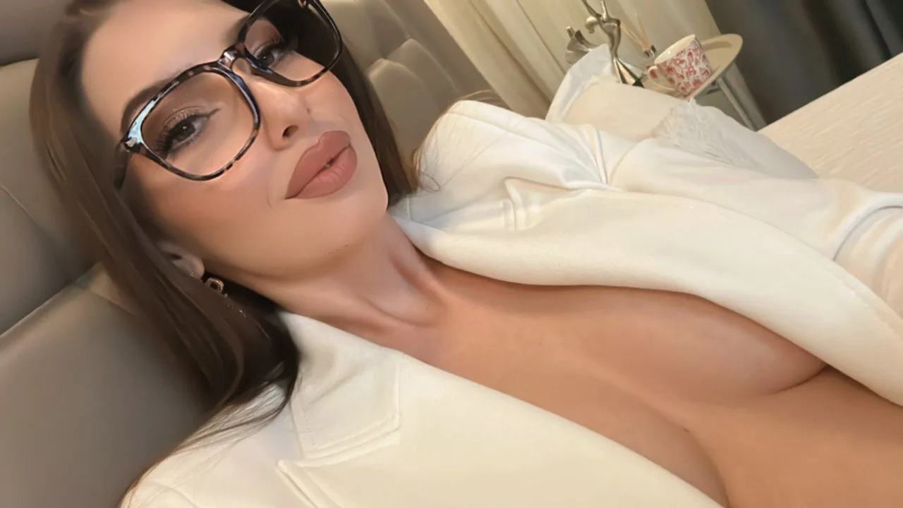 Live sex webcam photo for SkylarSparks #7801097