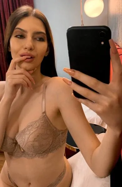 Live sex webcam photo for SkylarSparks #7800835