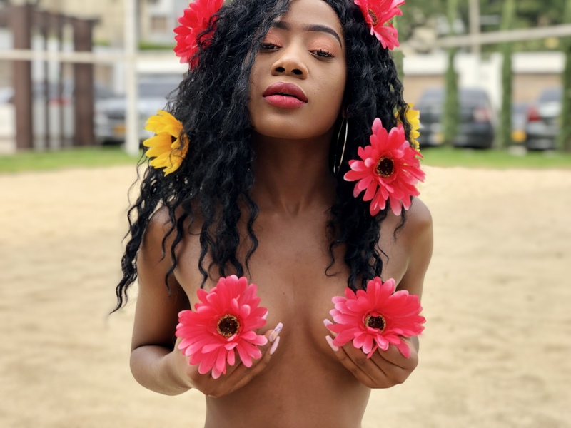 Live sex webcam photo for HayleyLaurent #6013874