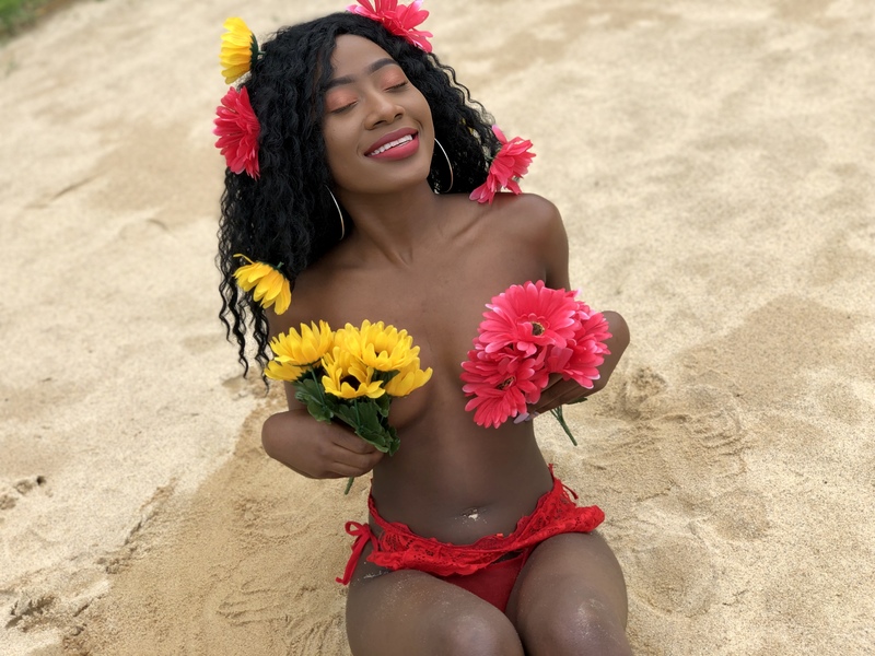 Live sex webcam photo for HayleyLaurent #6013924