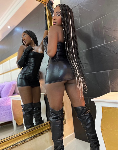 Live sex webcam photo for HayleyLaurent #5898785