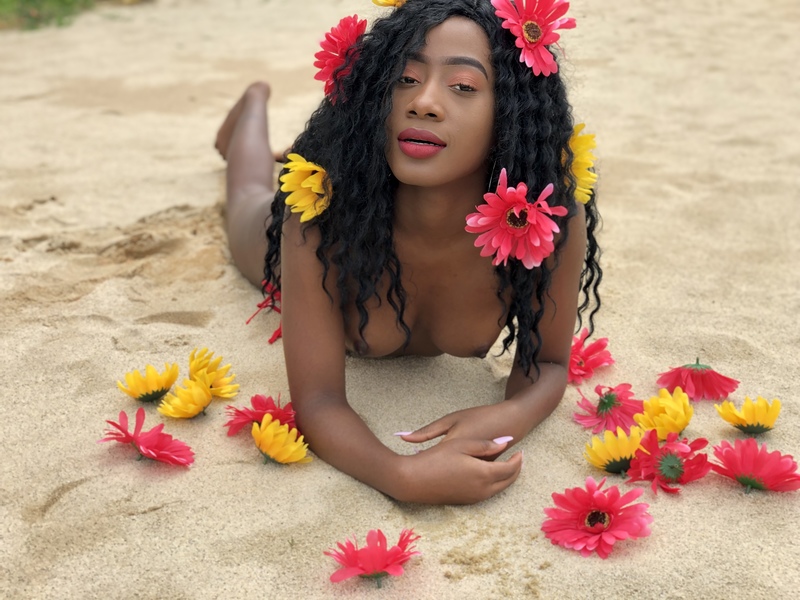 Live sex webcam photo for HayleyLaurent #5898783