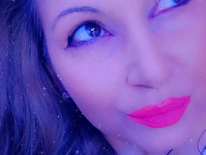 Live sex webcam photo for LisaOnlyLover #5917565