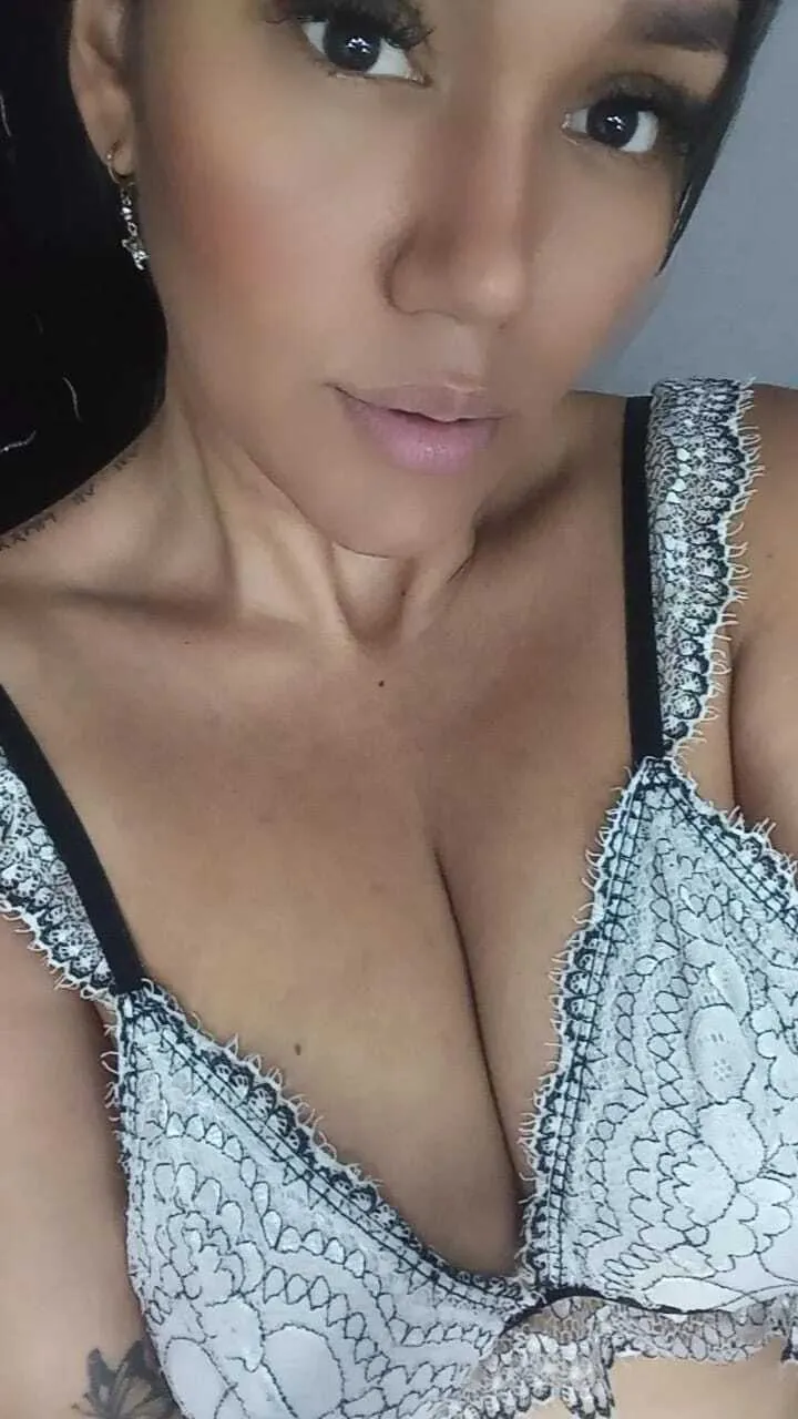 Live sex webcam photo for sophimilf #8413025