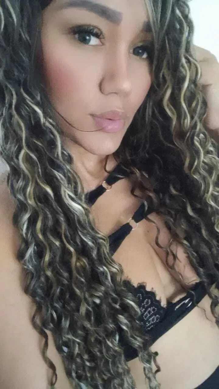 Live sex webcam photo for sophimilf #8413010