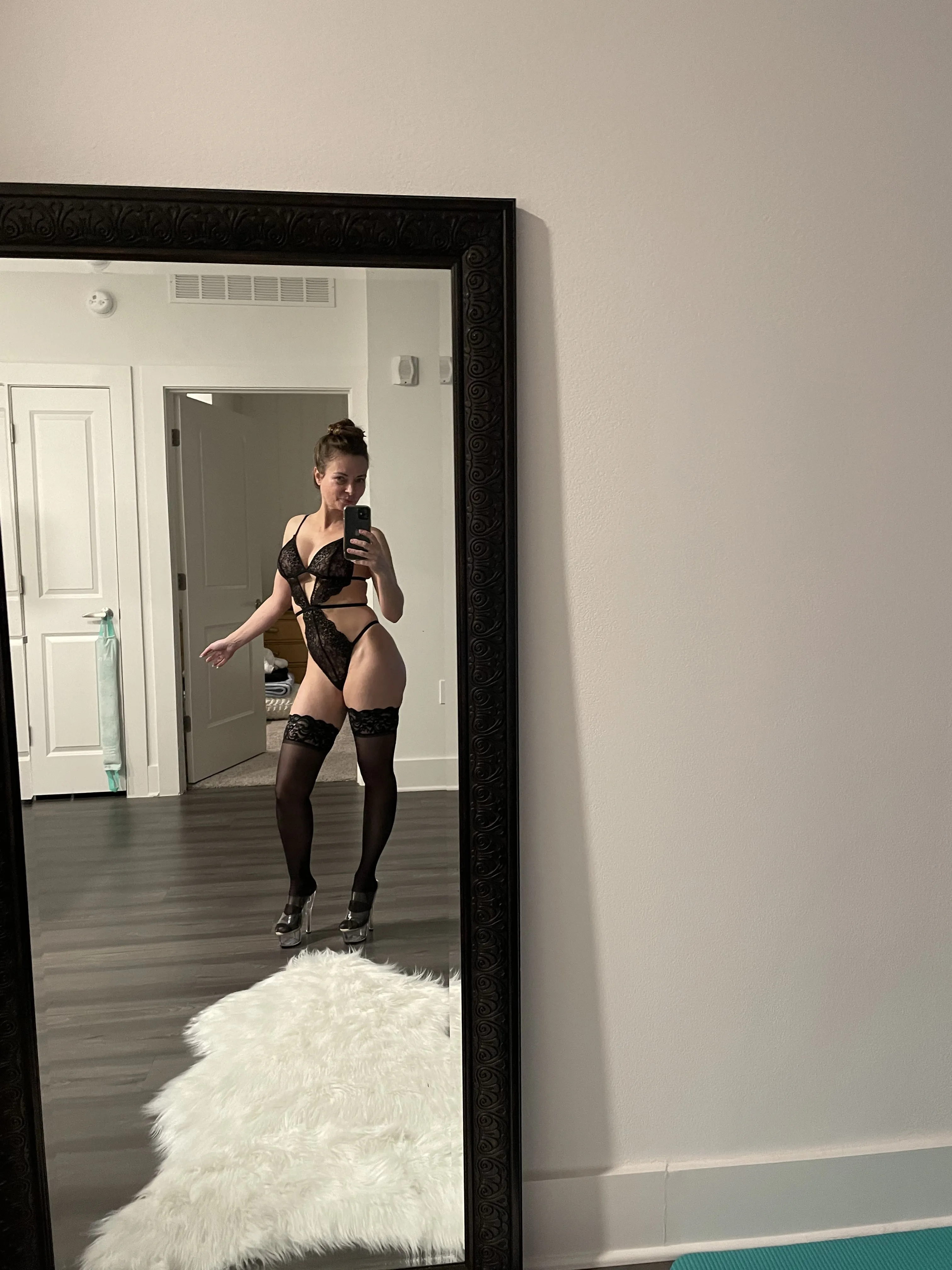 Live sex webcam photo for MiaHoney69 #7438638