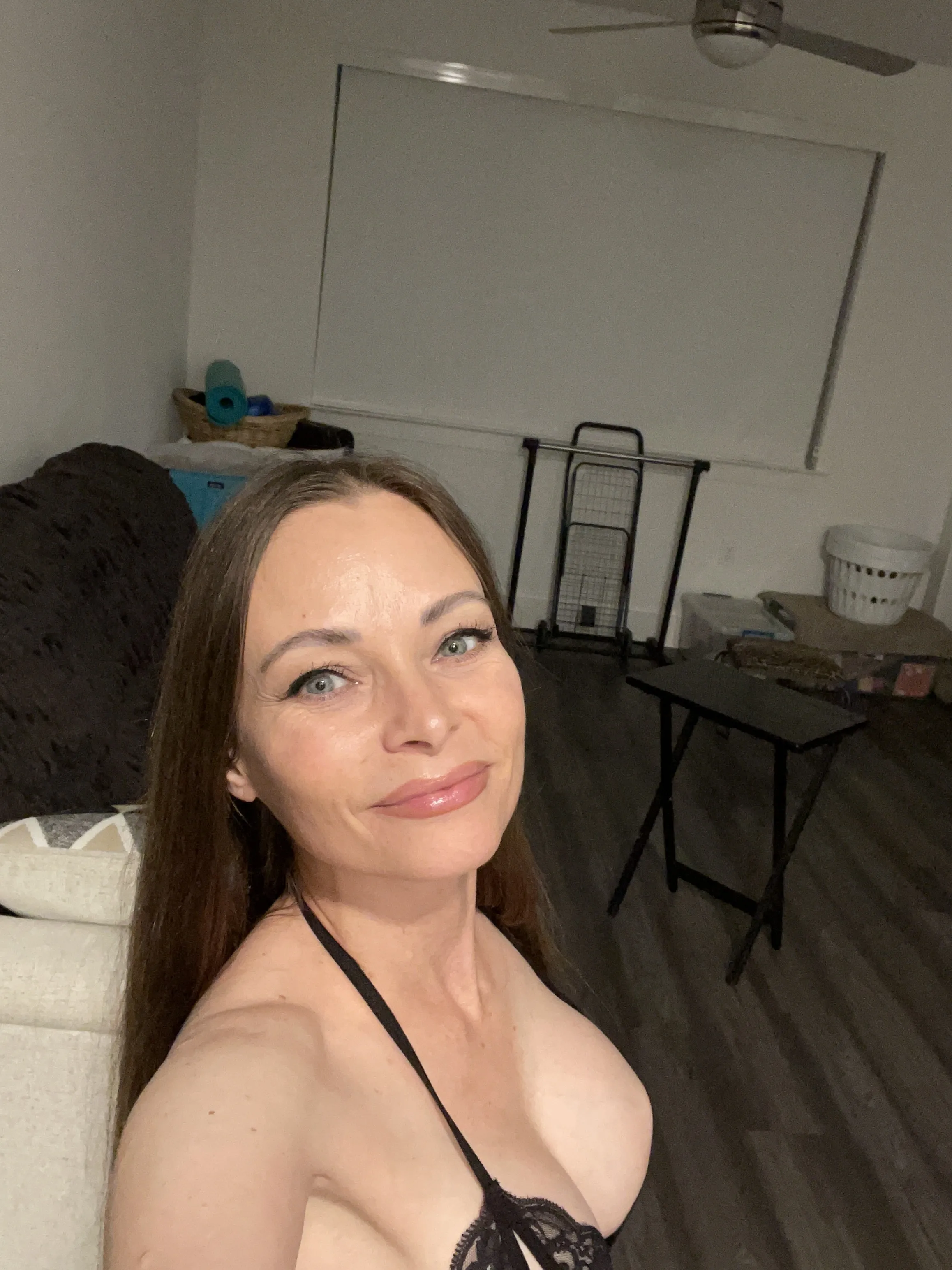 Live sex webcam photo for MiaHoney69 #7439027