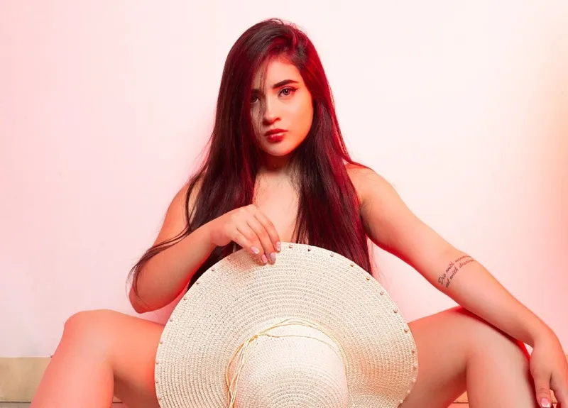 Live sex webcam photo for AnnieCollin #2766413