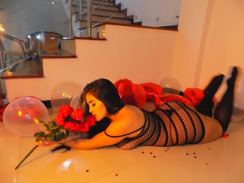 Live sex webcam photo for AnnieCollin #2997804