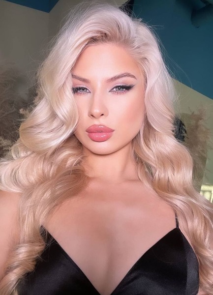 Live sex webcam photo for LadyCocco #3007991