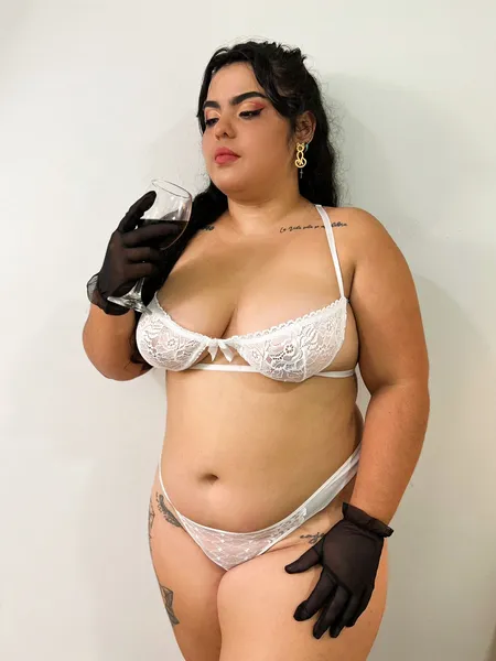 Live sex webcam photo for EmmaSymons #3253884