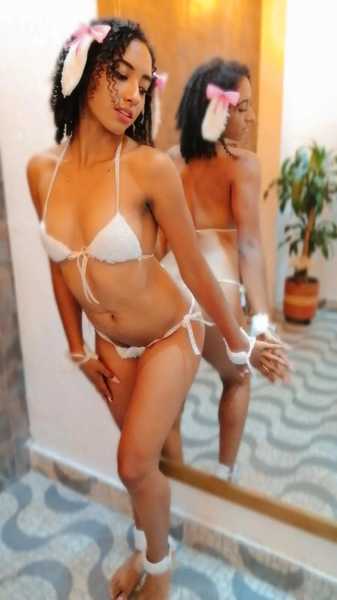 Live sex webcam photo for VicttoriaHawk #2772343