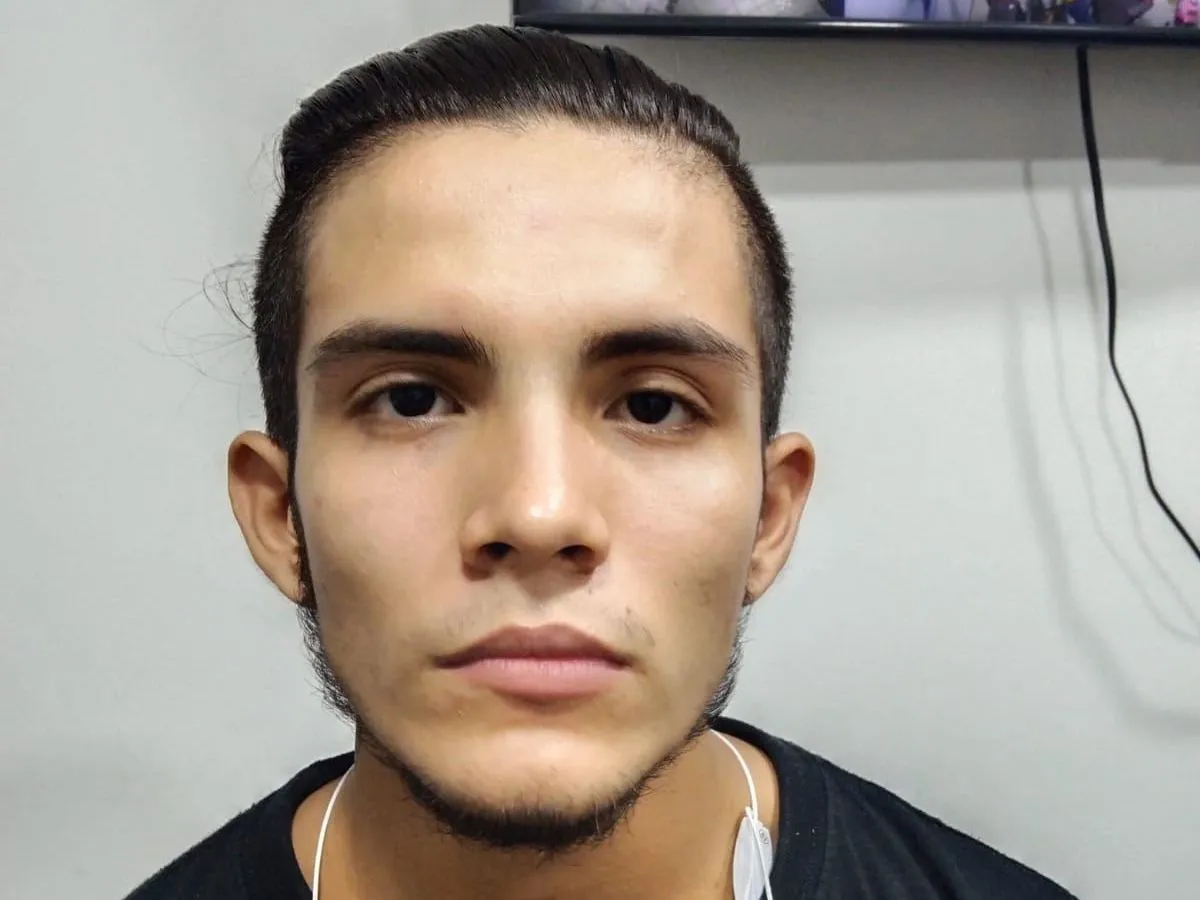 Live sex webcam photo for couplesexxy #2981310