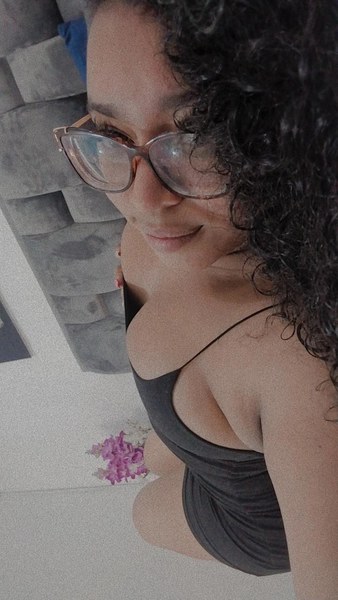 Live sex webcam photo for chloeeromero #3051285