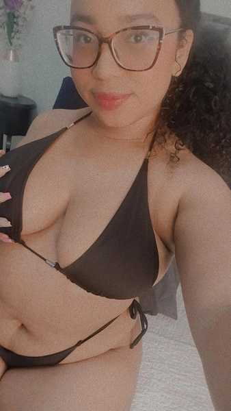 Live sex webcam photo for chloeeromero #3058822