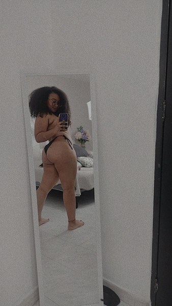 Live sex webcam photo for chloeeromero #3286508