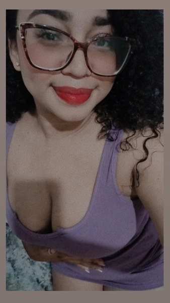 Live sex webcam photo for chloeeromero #3399150