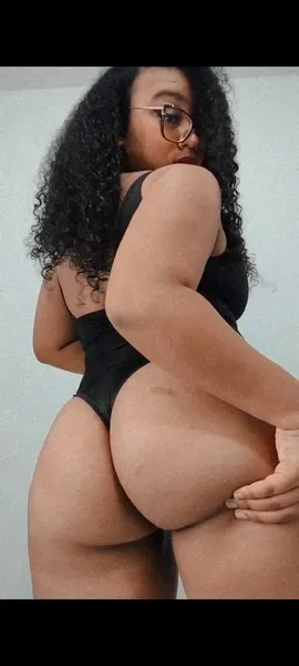 Live sex webcam photo for chloeeromero #3107323
