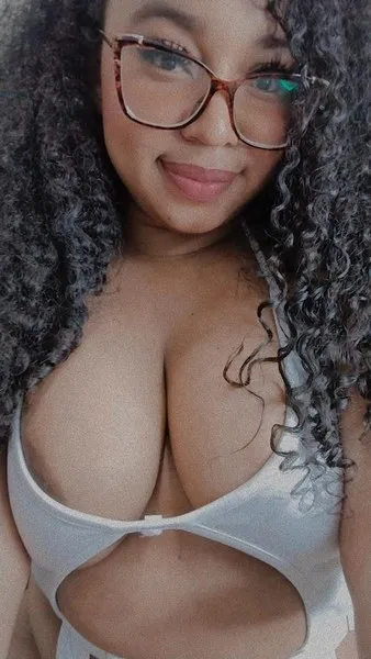Live sex webcam photo for chloeeromero #3091505