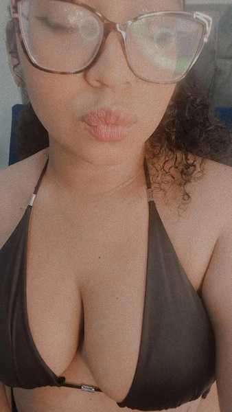 Live sex webcam photo for chloeeromero #3058821