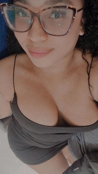 Live sex webcam photo for chloeeromero #3051288