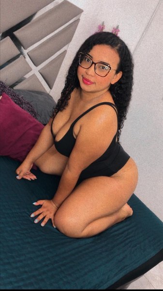 Live sex webcam photo for chloeeromero #3051289