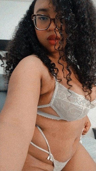 Live sex webcam photo for chloeeromero #3086995