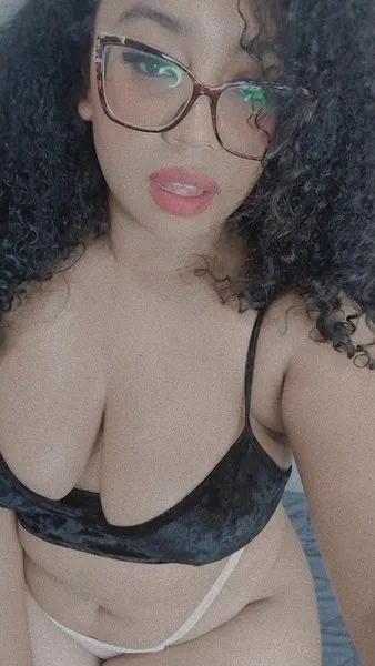 Live sex webcam photo for chloeeromero #3096489