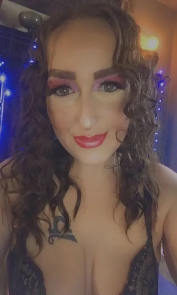 Live sex webcam photo for SexxxyTaylor #3880430