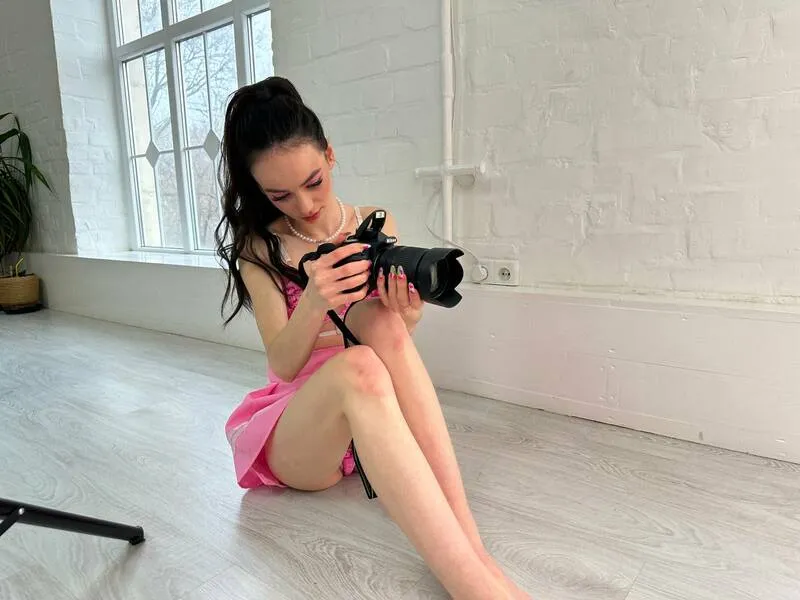 Live sex webcam photo for KirstenBlanch #4071179