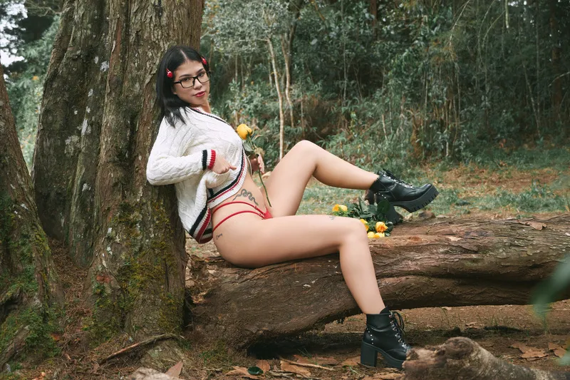 Live sex webcam photo for Emilystevens18 #2980709