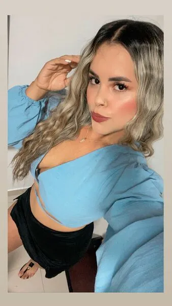 Live sex webcam photo for ZoeBrahamm #4199072