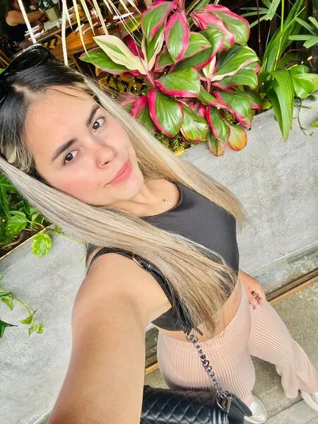 Live sex webcam photo for ZoeBrahamm #3840505