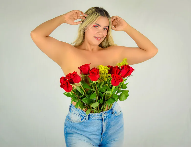 Live sex webcam photo for ZoeBrahamm #4070433