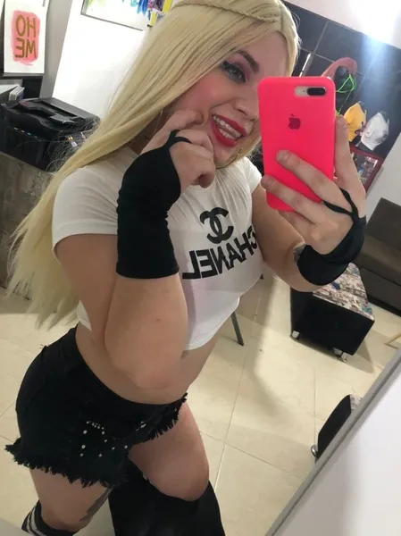 Live sex webcam photo for ShantalBlondeFon #2806037