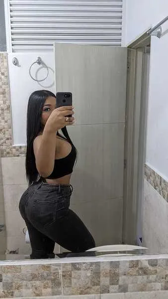 Live sex webcam photo for NikiGibson #2931398