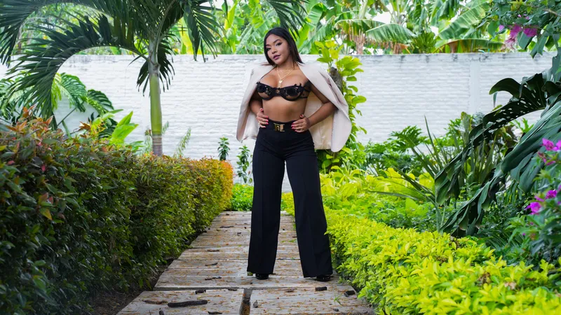 Live sex webcam photo for NikiGibson #6278033