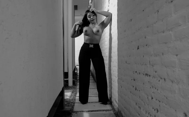 Live sex webcam photo for NikiGibson #6278029