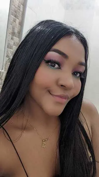 Live sex webcam photo for NikiGibson #2931395