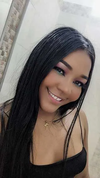 Live sex webcam photo for NikiGibson #2931397